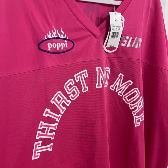 Adult Poppi Football Pink Graphic Jersey NWT women’s size - Picture 8 of 11